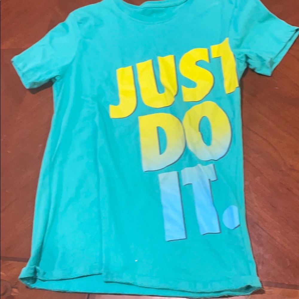 Nike tee